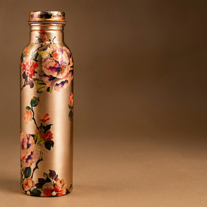 Botella de Agua de Cobre Puro con Estampado Floral, Botella Ayurvédica Hecha a Mano por Diseñadores, Botella Reutilizable a Prueba de Fugas, Ecológica - Product Image 1