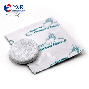 Comprimés nettoyants pour appareils dentaires et aligneurs – Élimine les odeurs et les taches pour aligneurs, retainer, prothèses dentaires, protège-dents nocturnes, saveur menthe - Product Image 3