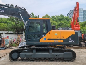 Excavadora de cadenas Hyundai HX220HD usada original de Corea con pocas horas de uso, excavadora hidráulica completamente original para movimiento de tierras en canteras y carreteras. - Product Image 3