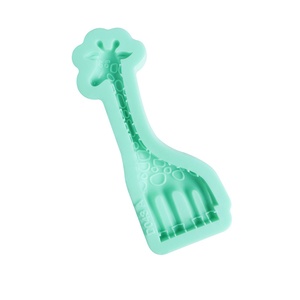 แม่พิมพ์ซิลิโคนรูปยีราฟการ์ตูนสำหรับตกแต่งฟองดองท์ ท็อปเปอร์เค้ก และคัพเค้ก - Product Image 5