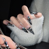 Faux ongles gothiques de créateur à presser, en gel, couvrance totale, design personnalisé disponible