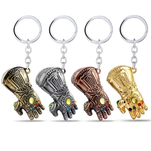 Portachiavi con Moschettone in Lega di Zinco Design Anime Guanti di <span class=keywords><strong>Thanos</strong></span> con Apribottiglie, Ciondolo Regalo RMZP083 - Product Image 1