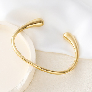 Bracelet ondulé irrégulier en acier inoxydable 304, élégant et simple, bijoux en gros 18k - Product Image 4