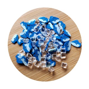 500g/Lot Mignonnes tranches de requin bleu en argile, décorations animales marines pour nail art, artisanat, décoration de téléphone, remplissage de slime DIY - Product Image 1