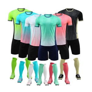 Verkopende 100% Polyester Heren-En Damesvoetbal Trainingskleding Nieuw Ontwerp Ademende Voetbalshirts Op Maat - Product Image 1