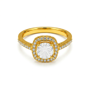 Anillo de compromiso de moissanita chapado en oro con engaste pavé, corte cojín brillante, de lujo y a la moda para mujer - Product Image 1
