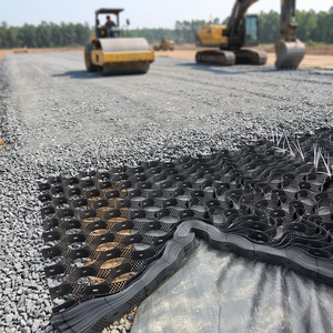 <span class=keywords><strong>Geocelda</strong></span> de HDPE negra de alta densidad tipo panal OEM para refuerzo de caminos, estabilizador de grava, muro de contención y taludes - Product Image 1
