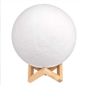 Lampada <span class=keywords><strong>Luna</strong></span> 3D in Legno Moderna con Supporto da Scrivania, Decorazione Natalizia, Magnetica, Ricaricabile, D10cm, LED, Effetto <span class=keywords><strong>Cielo</strong></span> Stellato Notturno - Product Image 4