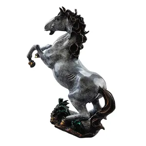 Scultura artigianale in metallo cavallo galoppante arte natale decorazione decorazione decorazione decorazione per la casa in ottone statua scultura
