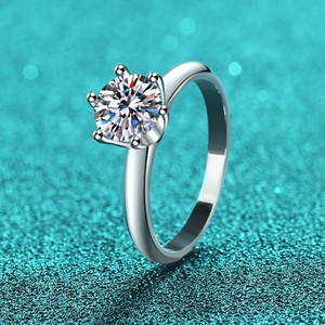 Prezzo di fabbrica classico alta gioielleria VVs1 Moissanite 1Ct <span class=keywords><strong>solitario</strong></span> diamante rotondo CZ zircone S925 anelli in <span class=keywords><strong>argento</strong></span> Sterling donna - Product Image 2