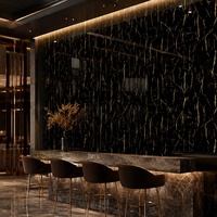 Panneau mural commercial brillant WYRAX en PVC effet marbre noir et or pour couloir d'appartement, 1220x2440mm, 2.8mm