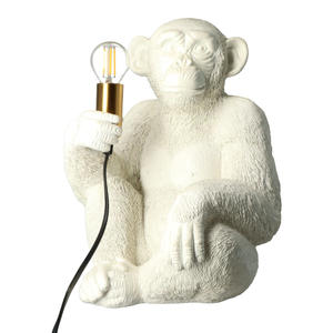 Lampe de table créative en résine singe doré pour salon et chambre à coucher alimentée en électricité avec commande de commutation - Product Image 4