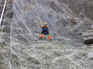 Hot Selling <strong>High</strong>-quality Mountain protection <strong>Net</strong> Anti Rockfall Metal Barrier <strong>Net</strong> Active Slope protection Safety <strong>Net</strong> - Product Image 3