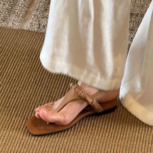 Simple Retro Style Belt Buckle Design <b>Soft</b> Sole Thong Sandals Women Casual Beach Vacation <b>Shoes</b> - Product Image 3