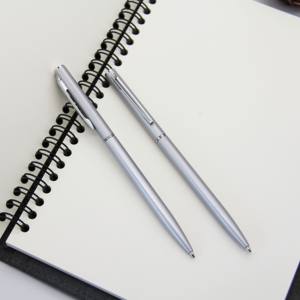 Bolígrafo Metálico Delgado con Mecanismo de Giro, Personalizable para Hoteles - Product Image 6