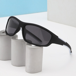 Lunettes de soleil de sport pour hommes, polarisées, UV400, verres TAC, monture noire, pour le cyclisme et la conduite, style européen et américain - Product Image 1