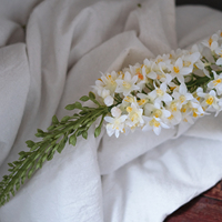 Fleurs artificielles blanches faites à la main avec longue tige pour les décorations de Noël et du Nouvel An de remise des diplômes de mariage à la maison