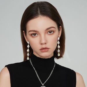 2025 fabricant en gros nouveau de haute qualité délicat populaire Antique tendance élégant strass longues boucles d'oreilles en forme de goutte d'eau - Product Image 4