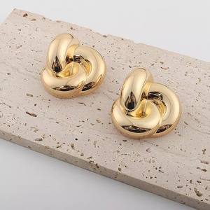 Gioielli di moda 2024 Vintage in metallo geometrico orecchini rotondi grossi <span class=keywords><strong>minimal</strong></span> grandi donne paffute in oro 18k clip su orecchini da <span class=keywords><strong>donna</strong></span> - Product Image 4