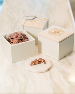 Tùy Chỉnh vuông tráng miệng hộp với nhung lót sequin thêu sô cô la gói hộp thực phẩm lễ hội Tặng quà ramadan kẹo bánh hộp - Product Image 4