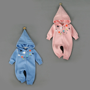 Fabricant de vêtements en gros : Combinaison bébé tricotée à capuche zippée - Product Image 4