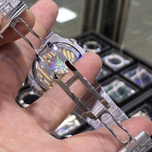 Reloj de Hombre Ultrafino Personalizado con Moissanita y Diamantes de Laboratorio, 40 mm, Automático, Fase Lunar, Caja de Lujo en Tono Platino de 18K - Product Image 6