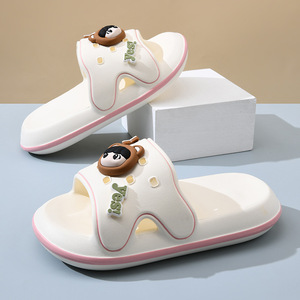 Claquettes compensées pour femmes, antidérapantes, respirantes, en EVA, à semelle épaisse, pour la salle de bain, motifs dessin animé, blanc, rose, noir, bleu clair - Product Image 1