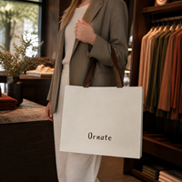 Sac cadeau de luxe en papier blanc avec poignées en ruban – Présentation sophistiquée pour boîtes à bijoux, coffrets de parfums, cadeaux clients