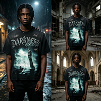 T-shirt surdimensionné pour homme, style grunge streetwear, vintage, noir délavé, effet vieilli, avec croix gothique, rivets et patchs.