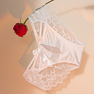 Braguitas de encaje blancas para mujer al por mayor, con tiras cruzadas y lazo decorativo, de malla transparente, sexys, suaves, transpirables, de talle medio y color liso. - Product Image 4