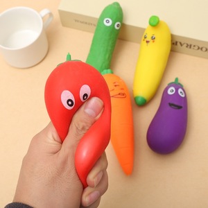 Juguetes Blandos Antiestrés con Formas Realistas de Berenjena, Chiles y Zanahorias, Venta al por Mayor de Fábrica - Product Image 4