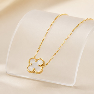 Collier tendance en acier inoxydable plaqué or avec pendentif serpent et breloques mixtes pour femme - Product Image 4