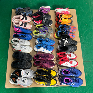 Zapatillas Deportivas de Marca Usadas para Niños, Transpirables, Estilo Baloncesto, Sintéticas, de Segunda Mano en Dubái - Product Image 4