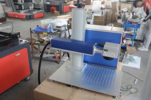 Máquina de marcado láser de fibra para encendedor 30W 30Q Raycus Zippo con tamaño de 110*110mm puntos rojos dobles 80mm control giratorio EZCAD 2,0 - Product Image 3