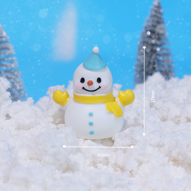 Blue hat snowman