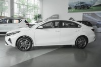 K.IA K3 2024 1.5L CVT Berline Compacte - Longueur 4,666 mm, Empattement 2,700 mm, 5,77 L/100 km, Sécurité HDA & FCA