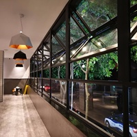 Porte et fenêtre en verre trempé double pliant vertical en aluminium durable et à la mode