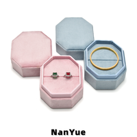 Nouvelle boîte à bagues octogonale de luxe en velours, étui de rangement pour bijoux de fiançailles, étui de présentation de bague de mariage avec logo personnalisé, étui cadeau pour bague en diamant