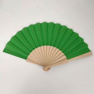 Éventail en bois personnalisé imprimé et gravé, pliable en bambou, portable, en tissu, décoration d'intérieur pour mariages et événements - Product Image 1