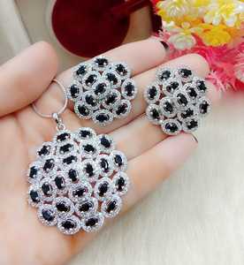 Juego de collar de gargantilla de piedra AD con Maangtikka | La mejor joyería de boda para compromiso de boda y Aniversario - Product Image 2