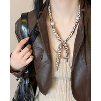 Collier écharpe imprimé léopard Maillard pour femme, chaîne de pull unique, design de niche, accessoires de mode et bijoux