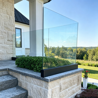 Système de balustrade moderne pour hôtel, en aluminium, avec profilé en U, sans cadre, en verre, avec main courante et éclairage LED intégré, pour balcon, terrasse et escalier