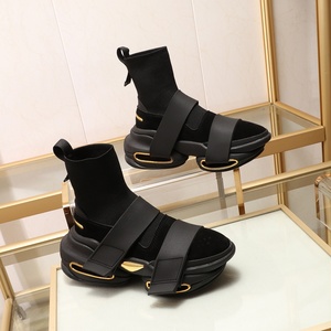 Chaussures de sport pour hommes - Marque de luxe. Chaussures décontractées pour femmes à semelles épaisses et confortables. Chaussures courtes montantes de créateur, style vaisseau spatial. - Product Image 3