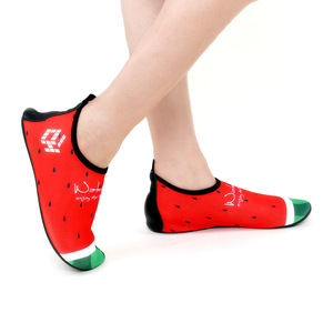 <span class=keywords><strong>Chaussures</strong></span> de plage ultra légères pour hommes et femmes, <span class=keywords><strong>chaussures</strong></span> de natation antidérapantes, <span class=keywords><strong>pieds</strong></span> nus, chaussettes en peau - Product Image 5