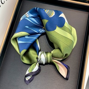 Silk Bandana Custom Logo 100% Mulberry Silk Floral Printed Summer Small Square Neck Scarf Headscarf Factory Wholesale - Product Image 1