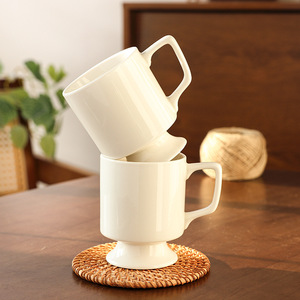 Taza de cerámica estilo nórdico, color sólido, porcelana, apta para lavavajillas y microondas, para uso en fiestas. - Product Image 1