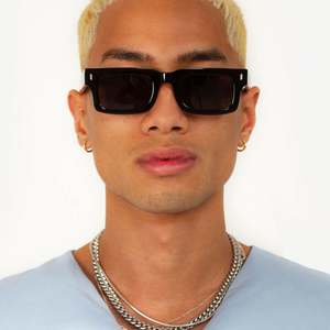 Lunettes de soleil rectangulaires rétro tendance 2026 pour hommes et femmes avec logo personnalisé, protection UV400, couleur transparente effet gelée, monture carrée - Product Image 1