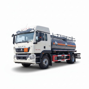 SINOTRUK HOWO 1SUZU 4x2 9000L Corrosive Acid Tank Truck Euro 4 Fuel Tanker Truck Oil Tanker Truck - Product Image 1