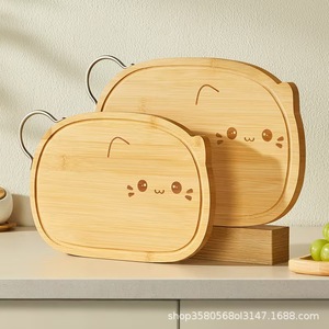 Tabla de cortar de madera de bambú rectangular con asa para frutas, aperitivos y comida para bebés, diseño de dibujos animados. - Product Image 4