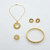 Ensemble de bijoux classique en acier inoxydable plaqué or 18 carats, collier, boucles d'oreilles, bracelet, cadeau de mariage, vente en gros pour femmes